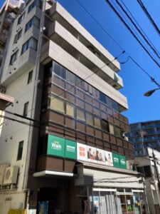 横浜市中区の就労継続支援A型事業所・ほまれの家横浜の、外観です。